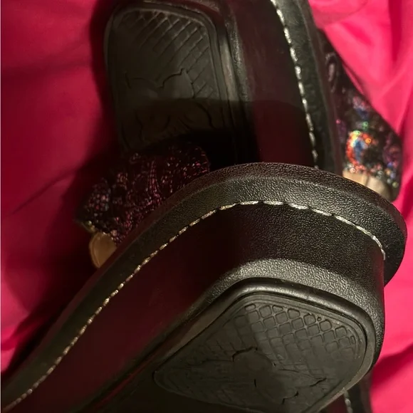 Algeria Leather multicolored Leather 1-1/2” slide ins - Picture 5 of 7